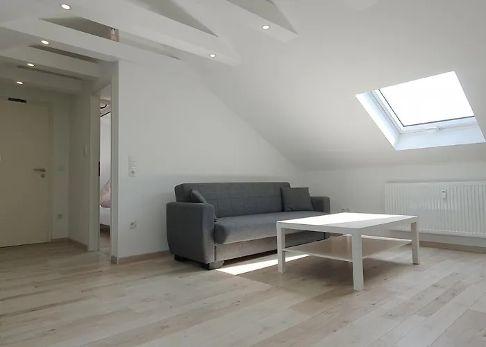 Ruhige Und Moderne 2-Zi. Wohnung